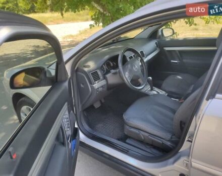 Сірий Опель Вектра, об'ємом двигуна 1.91 л та пробігом 230 тис. км за 6300 $, фото 4 на Automoto.ua