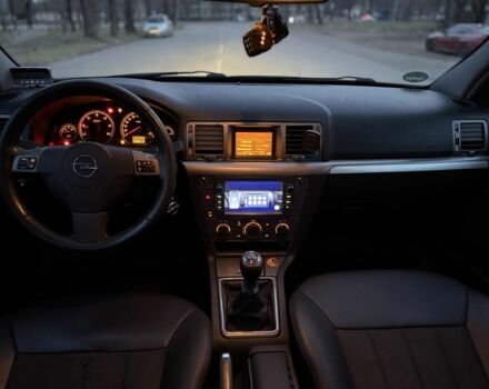 Серый Опель Вектра, объемом двигателя 1.9 л и пробегом 268 тыс. км за 4700 $, фото 7 на Automoto.ua