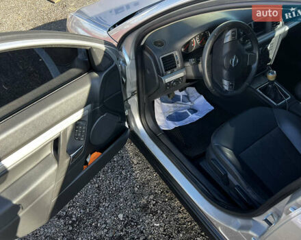 Сірий Опель Вектра, об'ємом двигуна 1.9 л та пробігом 255 тис. км за 5300 $, фото 5 на Automoto.ua