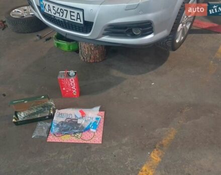 Сірий Опель Вектра, об'ємом двигуна 2.2 л та пробігом 209 тис. км за 5500 $, фото 9 на Automoto.ua