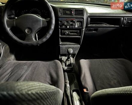 Сірий Опель Вектра, об'ємом двигуна 1.81 л та пробігом 440 тис. км за 650 $, фото 3 на Automoto.ua