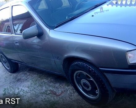 Серый Опель Вектра, объемом двигателя 1.6 л и пробегом 132 тыс. км за 1250 $, фото 8 на Automoto.ua