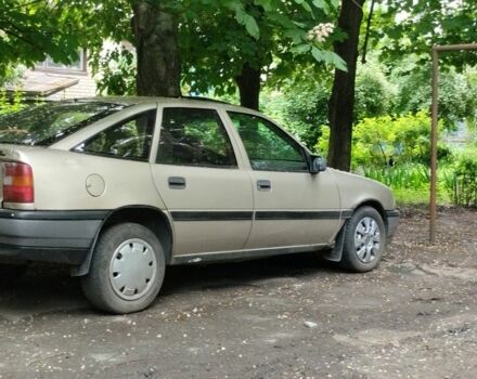 Серый Опель Вектра, объемом двигателя 1.8 л и пробегом 280 тыс. км за 1069 $, фото 2 на Automoto.ua