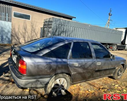 Серый Опель Вектра, объемом двигателя 2 л и пробегом 111 тыс. км за 1250 $, фото 4 на Automoto.ua