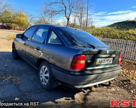 Серый Опель Вектра, объемом двигателя 2 л и пробегом 111 тыс. км за 1250 $, фото 3 на Automoto.ua