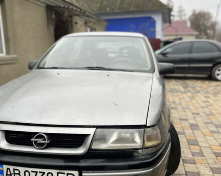 Серый Опель Вектра, объемом двигателя 1.79 л и пробегом 200 тыс. км за 1300 $, фото 3 на Automoto.ua