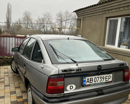 Серый Опель Вектра, объемом двигателя 1.79 л и пробегом 200 тыс. км за 1300 $, фото 2 на Automoto.ua