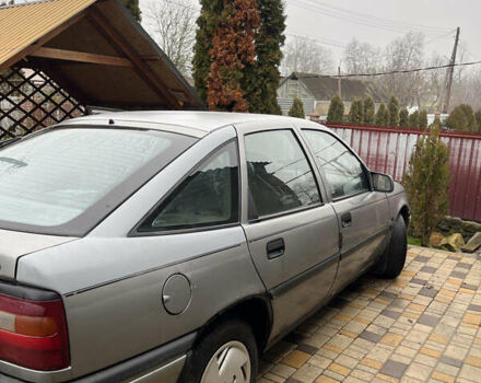 Серый Опель Вектра, объемом двигателя 1.79 л и пробегом 200 тыс. км за 1300 $, фото 6 на Automoto.ua