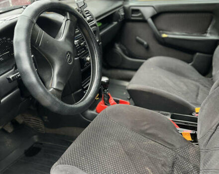 Серый Опель Вектра, объемом двигателя 1.79 л и пробегом 200 тыс. км за 1300 $, фото 4 на Automoto.ua