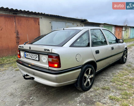 Серый Опель Вектра, объемом двигателя 1.7 л и пробегом 200 тыс. км за 1299 $, фото 3 на Automoto.ua