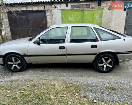 Серый Опель Вектра, объемом двигателя 1.7 л и пробегом 200 тыс. км за 1299 $, фото 14 на Automoto.ua