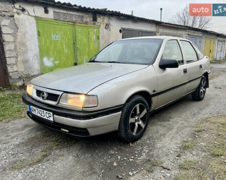 Серый Опель Вектра, объемом двигателя 1.7 л и пробегом 200 тыс. км за 1299 $, фото 1 на Automoto.ua