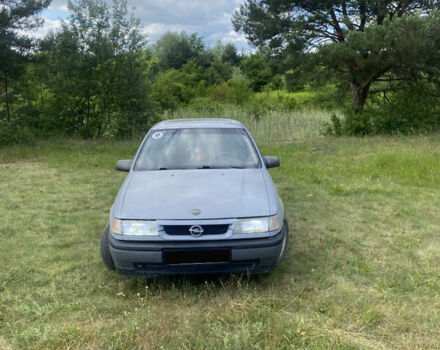 Опель Вектра 1994 в Яворове на Automoto.ua Серый Опель Вектра, объемом двигателя 1.8 л и пробегом 250 тыс. км за 1300 $, фото 2 на Automoto.ua