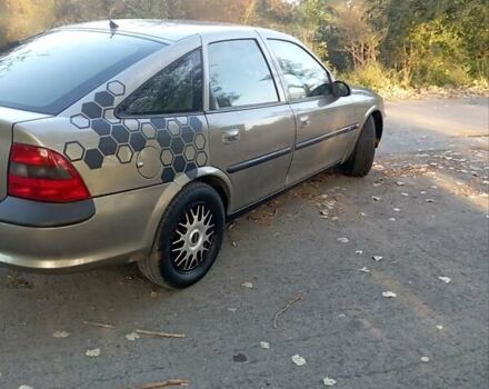 Серый Опель Вектра, объемом двигателя 1.8 л и пробегом 303 тыс. км за 2400 $, фото 4 на Automoto.ua