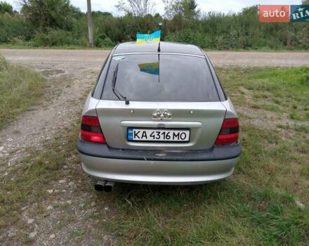 Серый Опель Вектра, объемом двигателя 1.8 л и пробегом 299 тыс. км за 1350 $, фото 9 на Automoto.ua