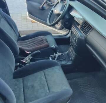 Сірий Опель Вектра, об'ємом двигуна 1.6 л та пробігом 257 тис. км за 2100 $, фото 2 на Automoto.ua