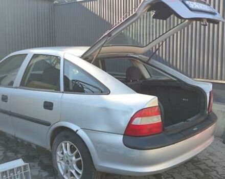 Сірий Опель Вектра, об'ємом двигуна 1.6 л та пробігом 257 тис. км за 2100 $, фото 7 на Automoto.ua