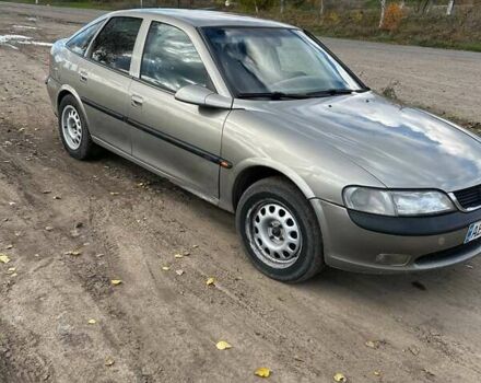 Серый Опель Вектра, объемом двигателя 1.8 л и пробегом 370 тыс. км за 2800 $, фото 2 на Automoto.ua