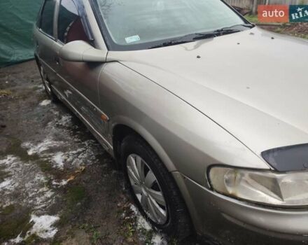 Сірий Опель Вектра, об'ємом двигуна 1.8 л та пробігом 300 тис. км за 1900 $, фото 1 на Automoto.ua
