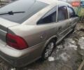 Сірий Опель Вектра, об'ємом двигуна 1.8 л та пробігом 300 тис. км за 1900 $, фото 2 на Automoto.ua