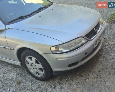 Сірий Опель Вектра, об'ємом двигуна 2 л та пробігом 290 тис. км за 1800 $, фото 3 на Automoto.ua