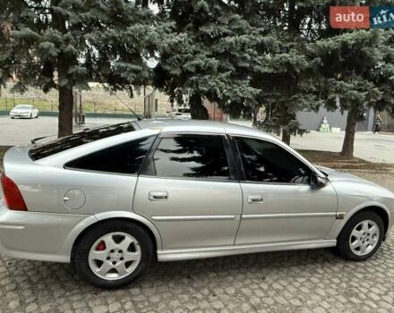 Сірий Опель Вектра, об'ємом двигуна 2 л та пробігом 217 тис. км за 4000 $, фото 5 на Automoto.ua