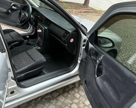 Сірий Опель Вектра, об'ємом двигуна 2 л та пробігом 217 тис. км за 4000 $, фото 14 на Automoto.ua
