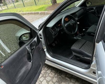 Сірий Опель Вектра, об'ємом двигуна 2 л та пробігом 217 тис. км за 4000 $, фото 12 на Automoto.ua