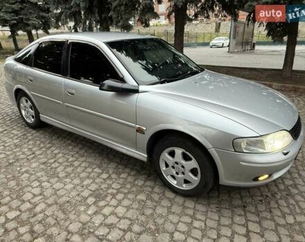 Сірий Опель Вектра, об'ємом двигуна 2 л та пробігом 217 тис. км за 4000 $, фото 3 на Automoto.ua