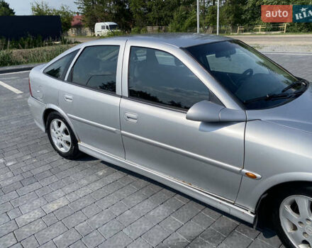 Сірий Опель Вектра, об'ємом двигуна 2 л та пробігом 261 тис. км за 1950 $, фото 3 на Automoto.ua