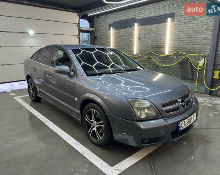 Серый Опель Вектра, объемом двигателя 2.2 л и пробегом 320 тыс. км за 4000 $, фото 1 на Automoto.ua