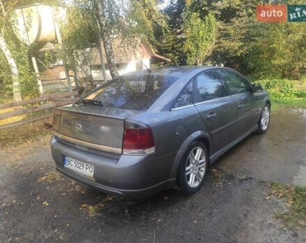 Серый Опель Вектра, объемом двигателя 2.17 л и пробегом 305 тыс. км за 3800 $, фото 3 на Automoto.ua