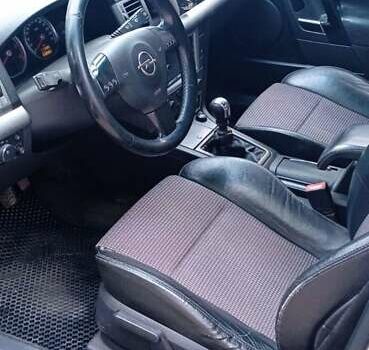 Серый Опель Вектра, объемом двигателя 2.2 л и пробегом 318 тыс. км за 4100 $, фото 3 на Automoto.ua