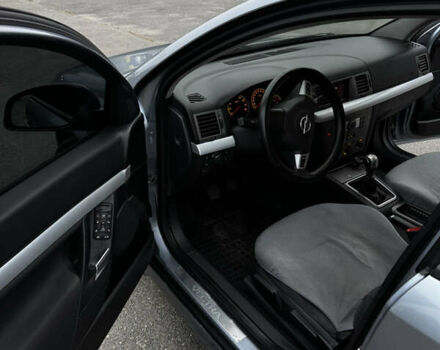 Серый Опель Вектра, объемом двигателя 1.8 л и пробегом 360 тыс. км за 4200 $, фото 4 на Automoto.ua