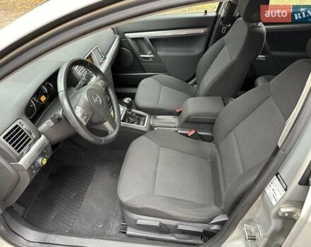 Серый Опель Вектра, объемом двигателя 1.8 л и пробегом 221 тыс. км за 6400 $, фото 26 на Automoto.ua