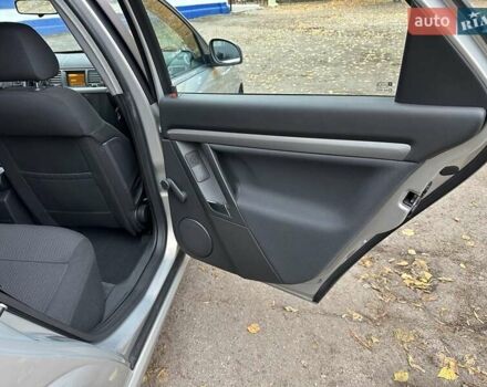 Серый Опель Вектра, объемом двигателя 1.8 л и пробегом 221 тыс. км за 6400 $, фото 33 на Automoto.ua