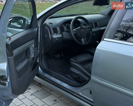 Серый Опель Вектра, объемом двигателя 2.79 л и пробегом 176 тыс. км за 4900 $, фото 15 на Automoto.ua