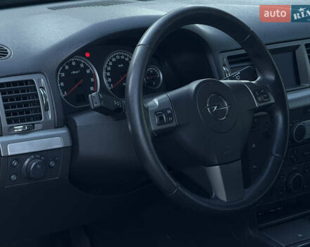 Серый Опель Вектра, объемом двигателя 2.79 л и пробегом 176 тыс. км за 4900 $, фото 17 на Automoto.ua