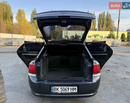 Серый Опель Вектра, объемом двигателя 1.9 л и пробегом 336 тыс. км за 4750 $, фото 10 на Automoto.ua