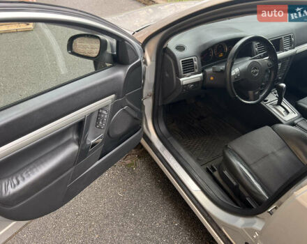 Серый Опель Вектра, объемом двигателя 2.2 л и пробегом 234 тыс. км за 6400 $, фото 4 на Automoto.ua