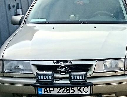 Сірий Опель Вектра, об'ємом двигуна 1.6 л та пробігом 300 тис. км за 1500 $, фото 1 на Automoto.ua