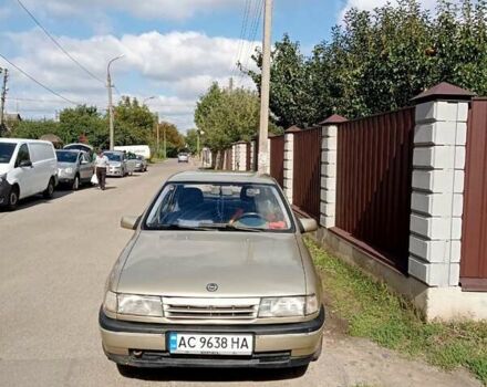 Серый Опель Вектра, объемом двигателя 1.6 л и пробегом 440 тыс. км за 1100 $, фото 1 на Automoto.ua