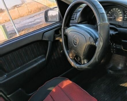 Сірий Опель Вектра, об'ємом двигуна 1.6 л та пробігом 250 тис. км за 1500 $, фото 1 на Automoto.ua