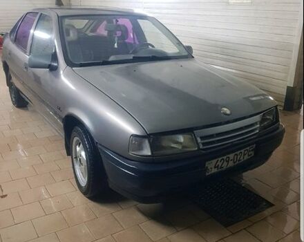 Серый Опель Вектра, объемом двигателя 1.6 л и пробегом 350 тыс. км за 555 $, фото 1 на Automoto.ua