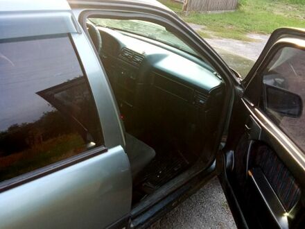 Сірий Опель Вектра, об'ємом двигуна 1.6 л та пробігом 250 тис. км за 1400 $, фото 1 на Automoto.ua