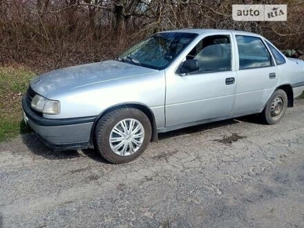 Опель Вектра 1989 у Чортків на Automoto.ua Сірий Опель Вектра, об'ємом двигуна 2 л та пробігом 215 тис. км за 1150 $, фото 1 на Automoto.ua