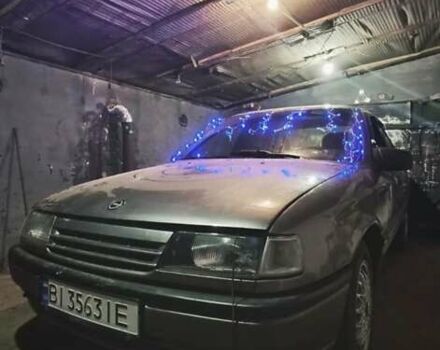 Серый Опель Вектра, объемом двигателя 2 л и пробегом 300 тыс. км за 1500 $, фото 1 на Automoto.ua