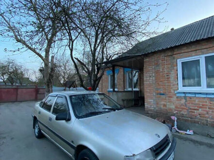 Опель Вектра 1989 у Києві на Automoto.ua Сірий Опель Вектра, об'ємом двигуна 1.6 л та пробігом 200 тис. км за 1300 $, фото 1 на Automoto.ua