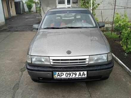 Сірий Опель Вектра, об'ємом двигуна 1.6 л та пробігом 300 тис. км за 1156 $, фото 1 на Automoto.ua