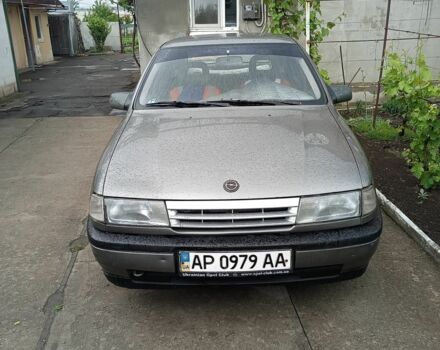 Серый Опель Вектра, объемом двигателя 1.6 л и пробегом 300 тыс. км за 1156 $, фото 1 на Automoto.ua